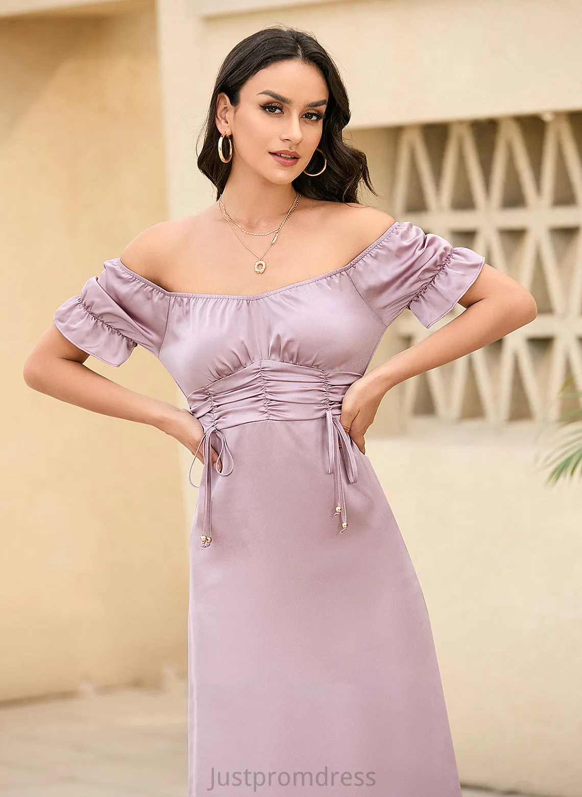 Baylee Sleeves Sheath Satin Dresses Short Elegant V-Neck Club Dresses Midi