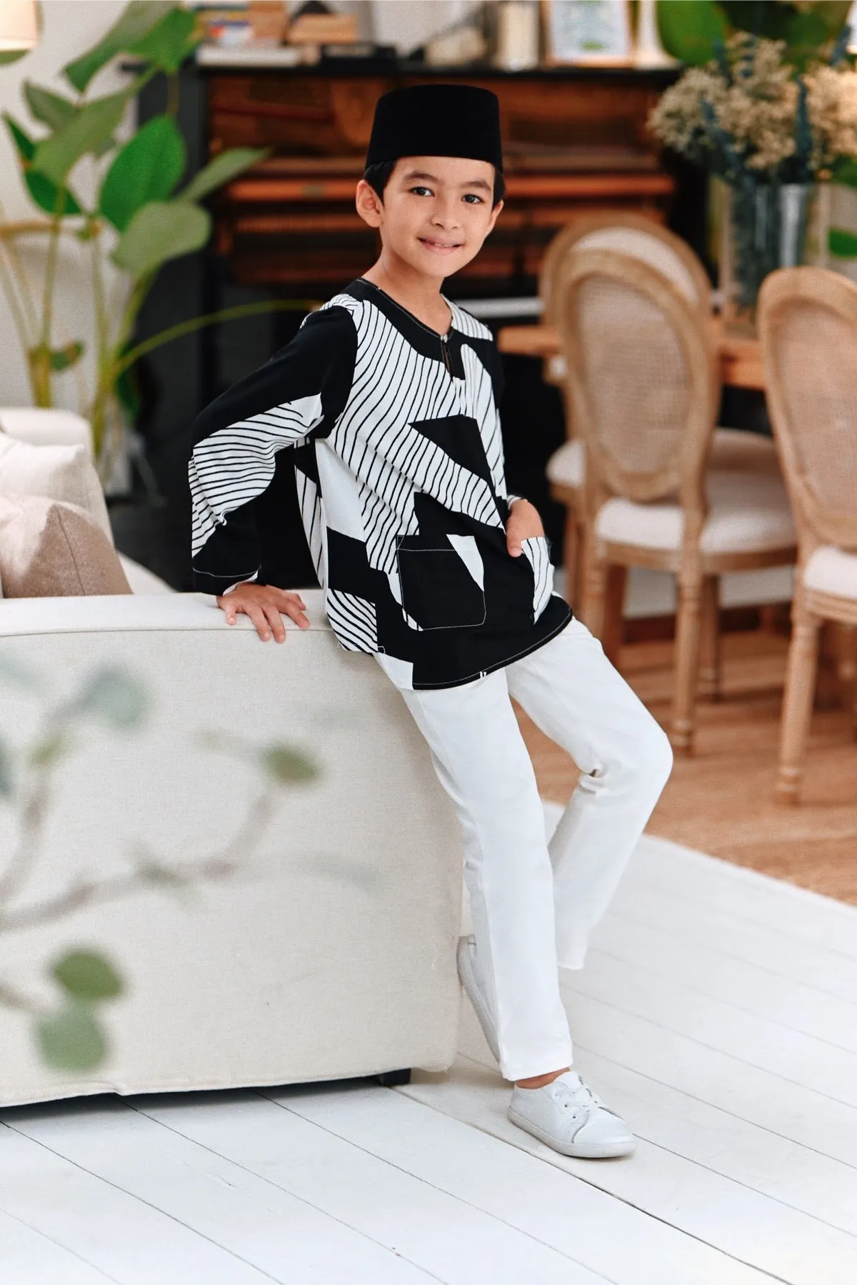 The Perfect Slim Fit Pants - White