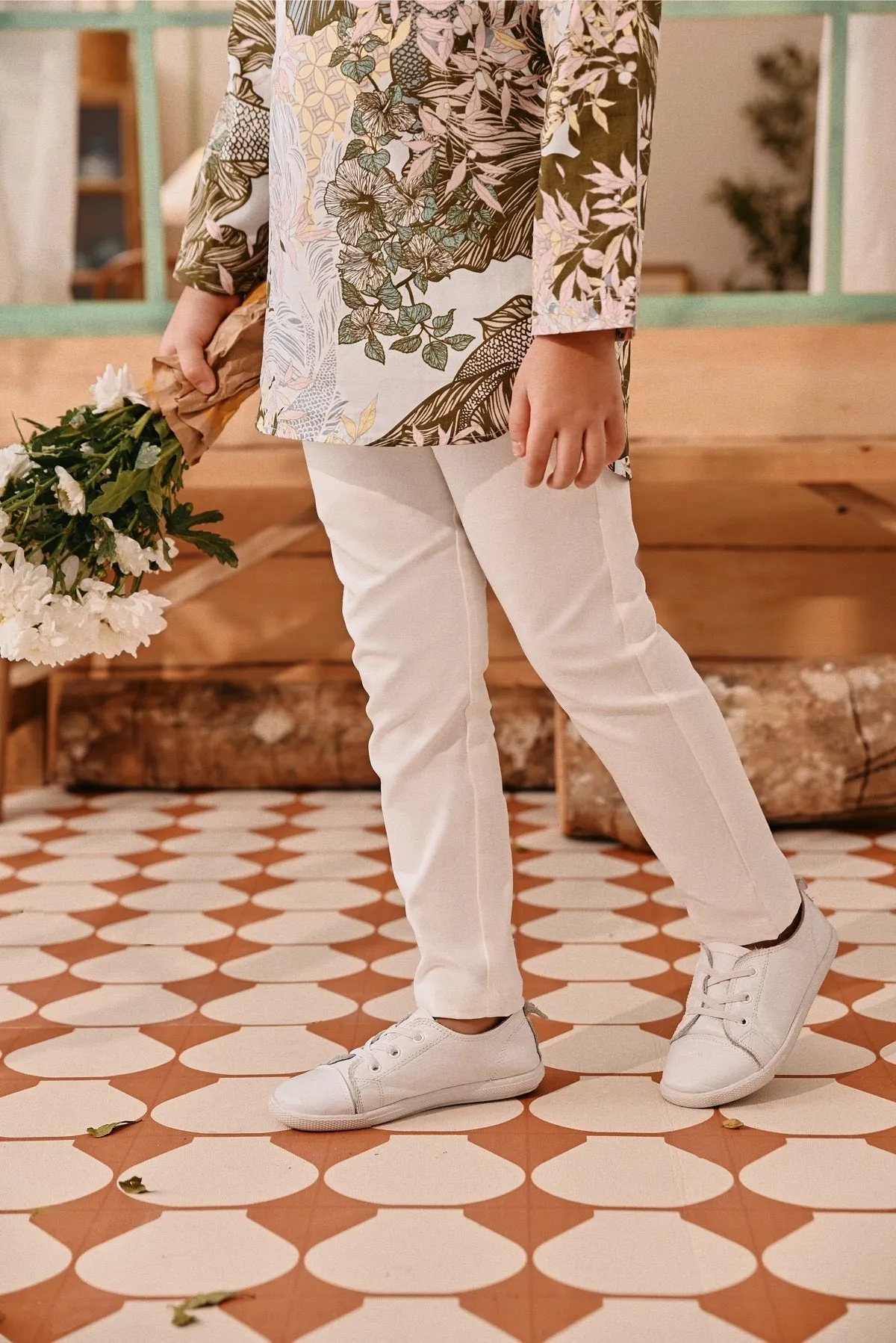 The Perfect Slim Fit Pants - White