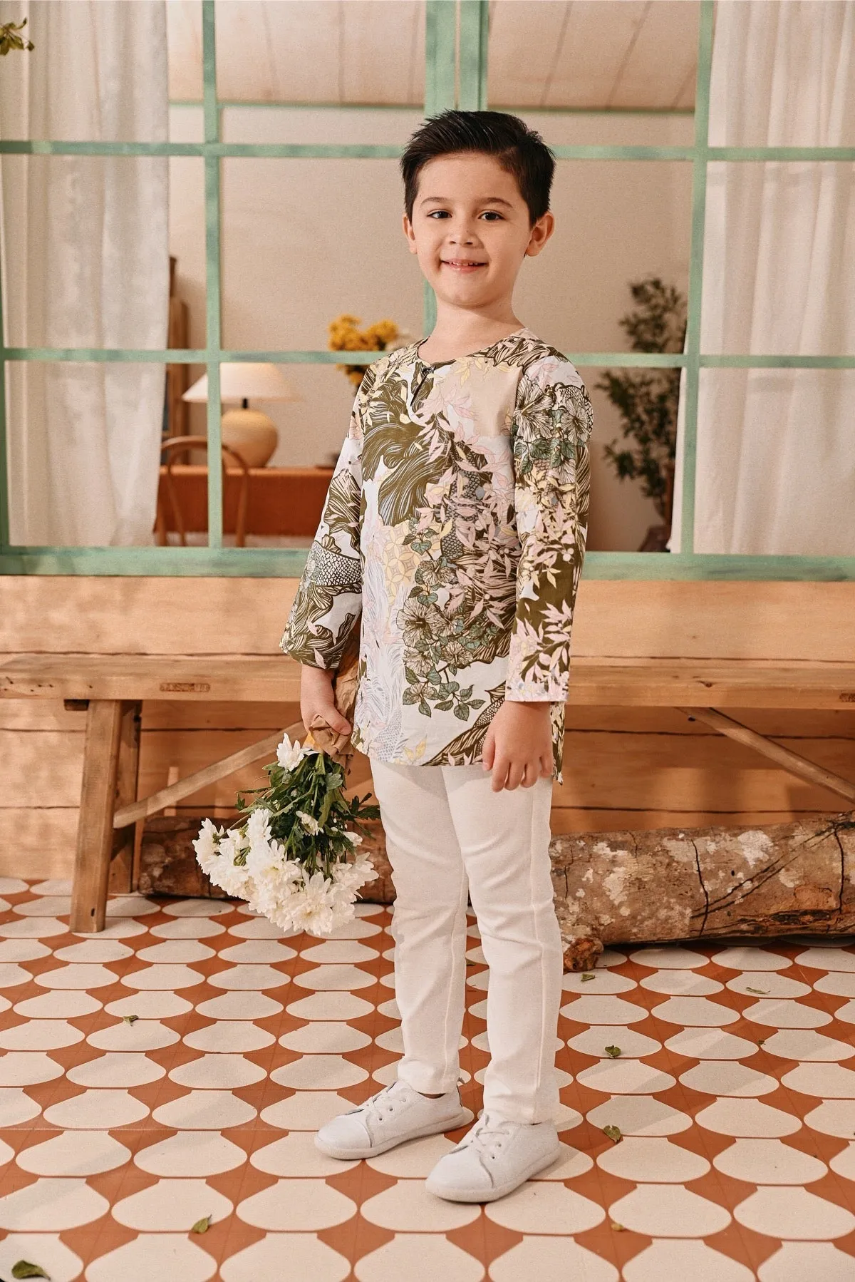 The Perfect Slim Fit Pants - White